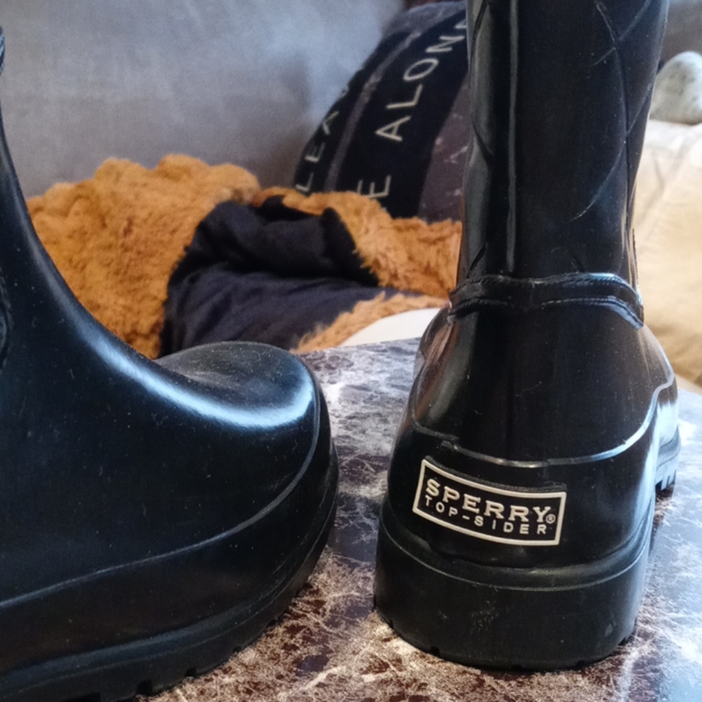Rain boots - Picture 2 of 2
